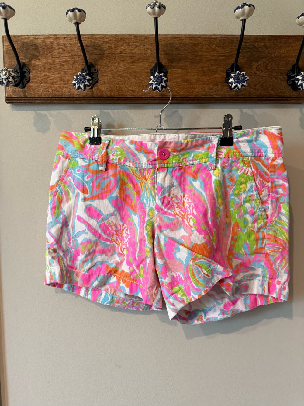 Lilly Pulitzer Callahan 6 Women's Bright Multi-Color Printed Shorts